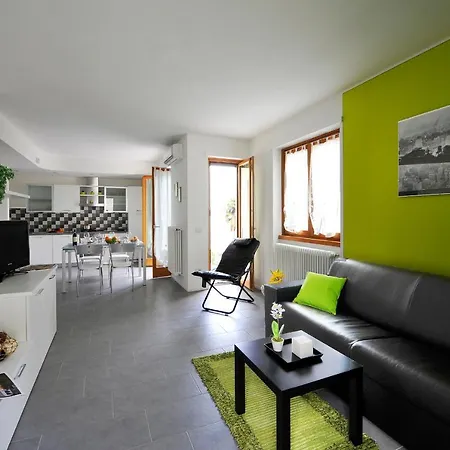 Apartman Sleeps 5 Pool Air Con Domaso