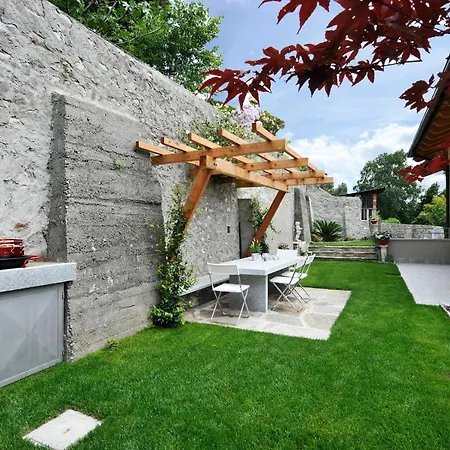 Sleeps 5 Pool Air Con Apartman Domaso